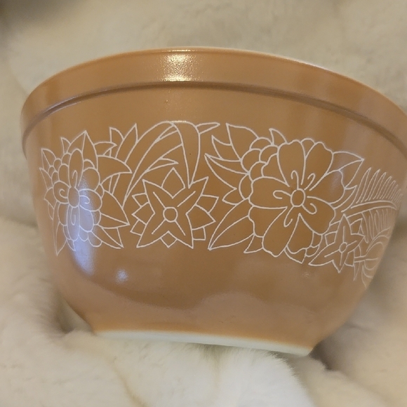 Vintage Pyrex Bowl Woodland Brown Floral - Picture 2 of 3